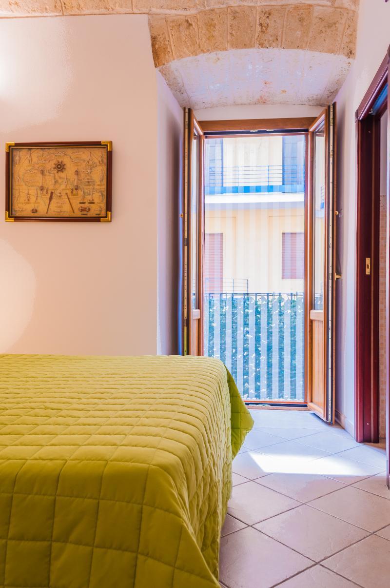 Melo Accommodations Μπάρι Εξωτερικό φωτογραφία